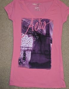 Aeropostale v neck Graphic tee - Small - pink and purple - animal print